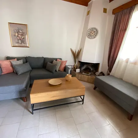 Christina's Sea View House * Yénion