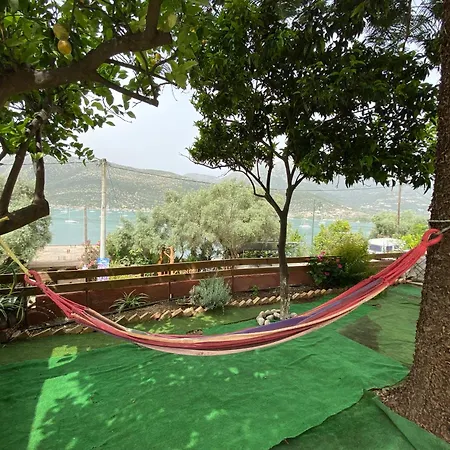 Сasa de vacaciones Christina's Sea View House *