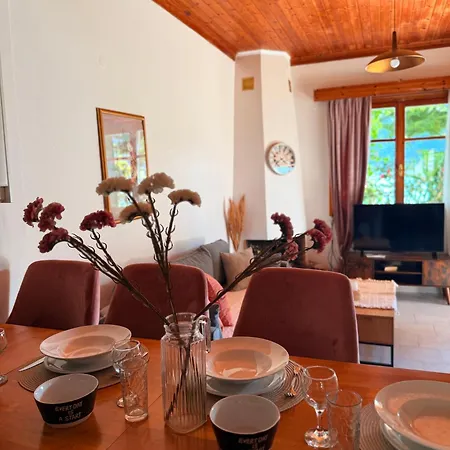 Christina's Sea View House Ferienhaus