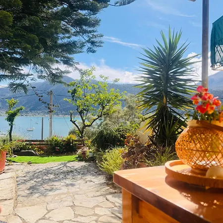 Christina's Sea View House Ferienhaus *